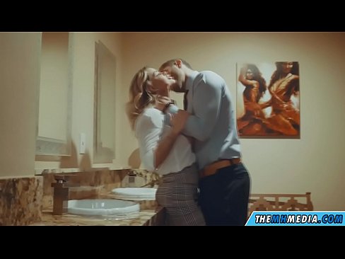 ❤️ کله چې یو ښکلی سپین رنګ تاسو په عامه تشناب کې جذبوي ❤️❌ په موږ کې٪ ps.tvmarket.top٪؛ ❌️